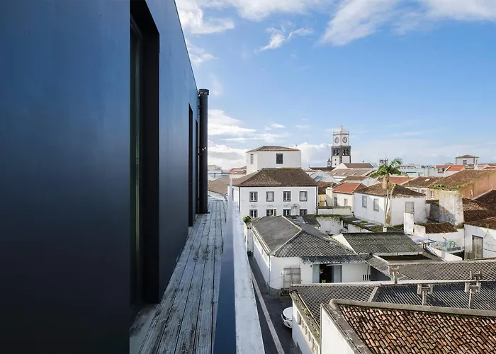 Aljube Residences Duplex 蓬塔德尔加达